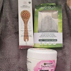 Garnier SkinActive Rose Water Moisturizer with EcoTools Sponges